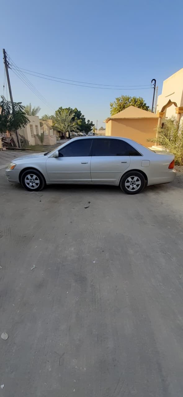 Car Image 2000 TOYOTA AVALON XL