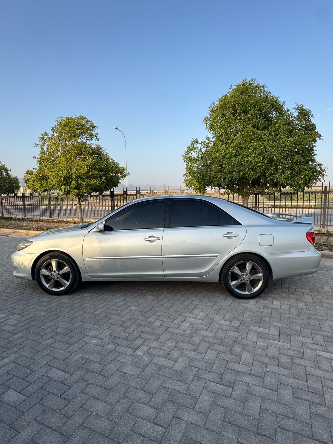 Car Image 2005 TOYOTA CAMRY SE