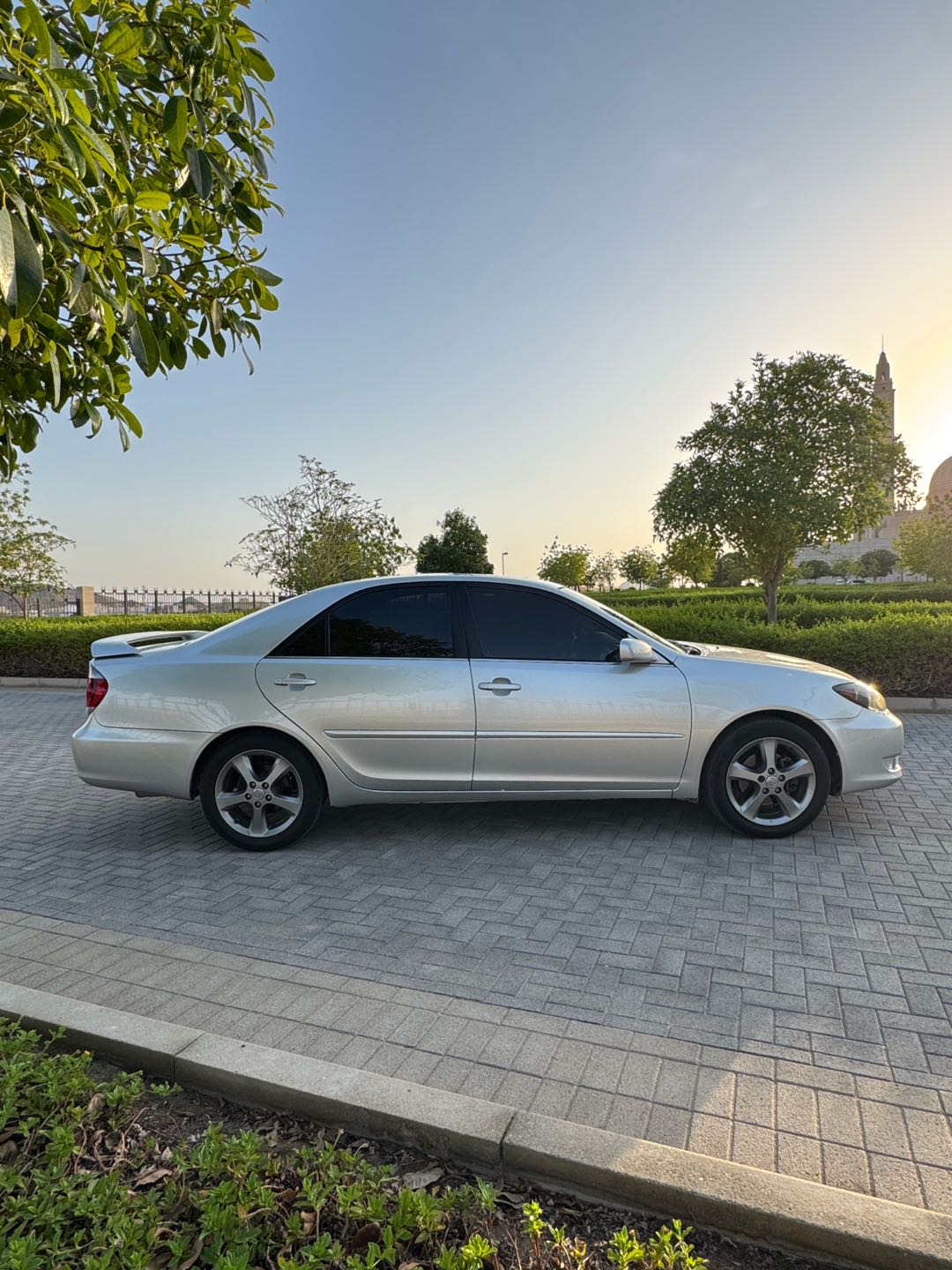 Car Image 2005 TOYOTA CAMRY SE