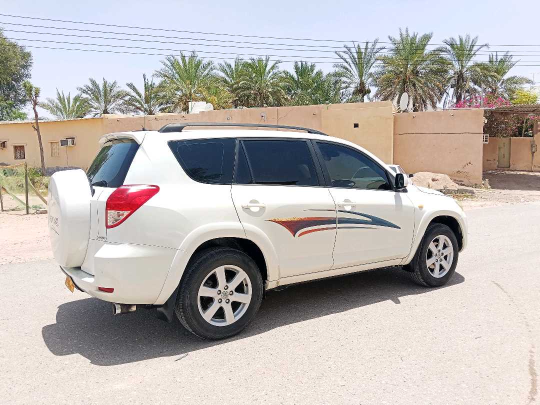 Car Image 2007 TOYOTA RAV4 GX