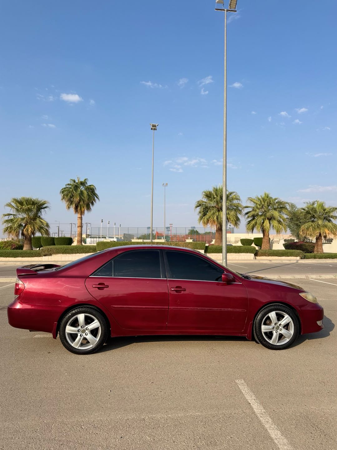 Car Image 2005 TOYOTA CAMRY XLE