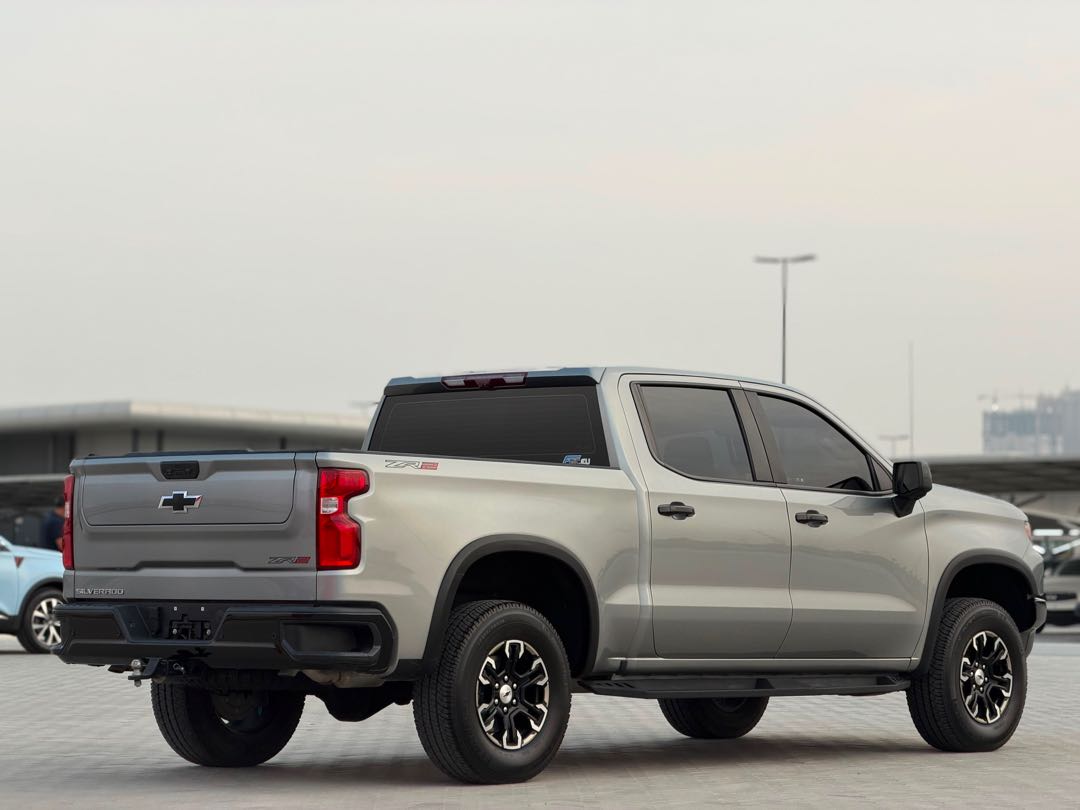 Car Image 2023 CHEVROLET SILVERADO ZR2