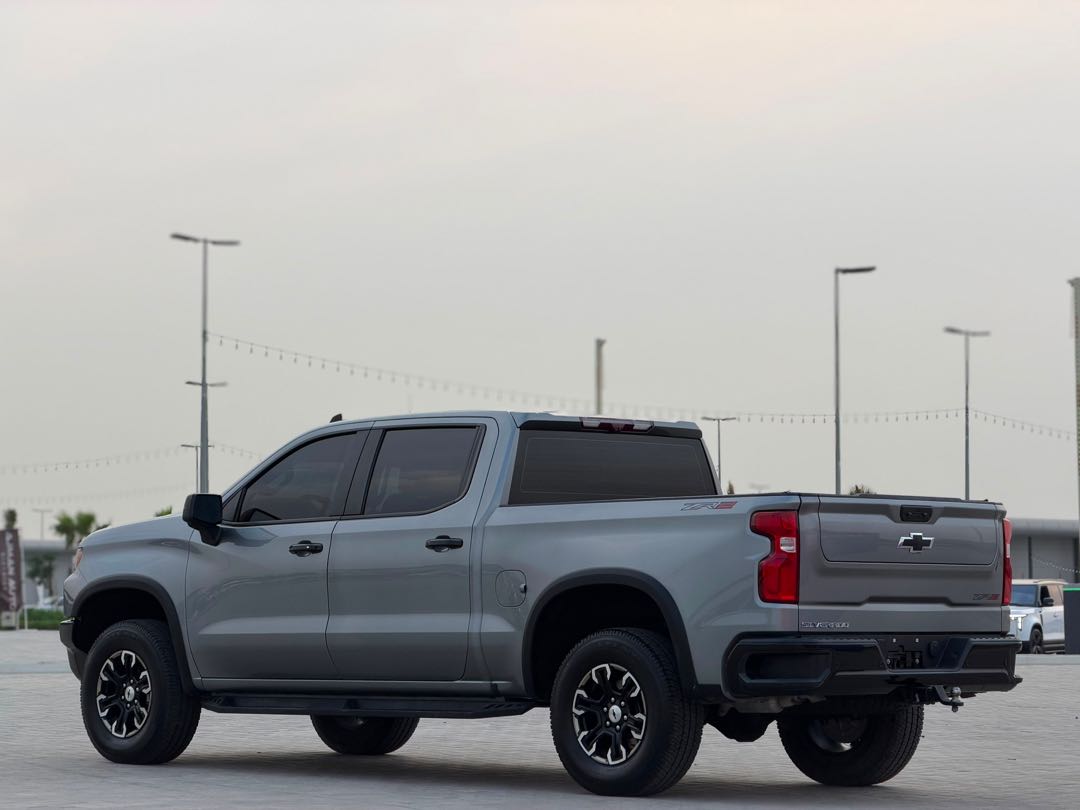 Car Image 2023 CHEVROLET SILVERADO ZR2