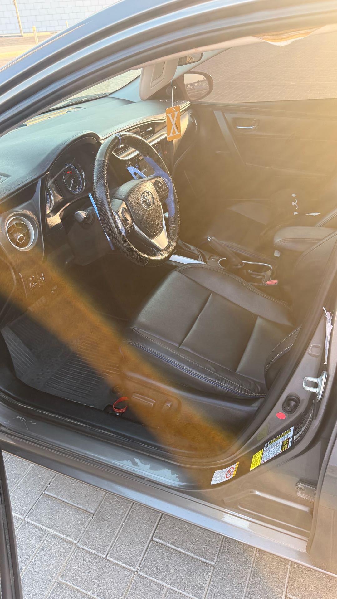 Car Image 2018 TOYOTA COROLLA XSE