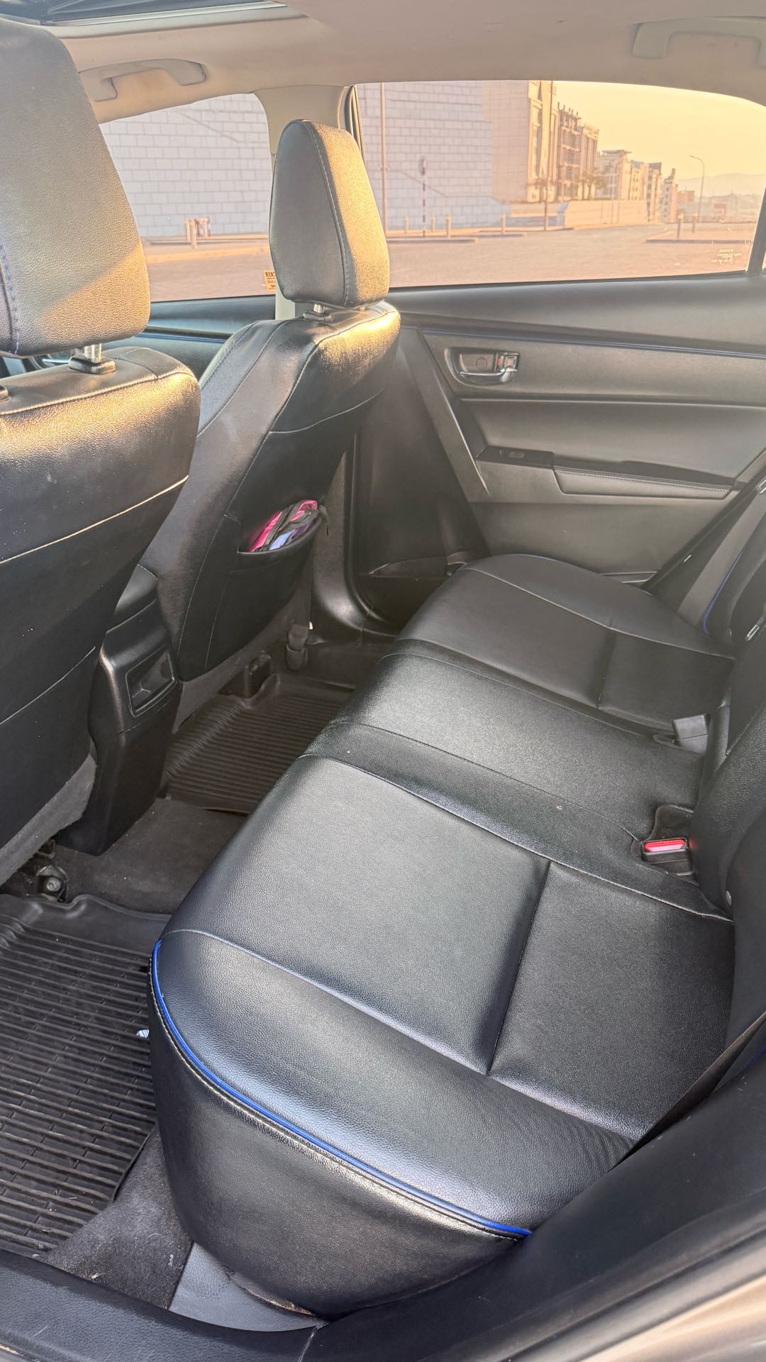 Car Image 2018 TOYOTA COROLLA XSE