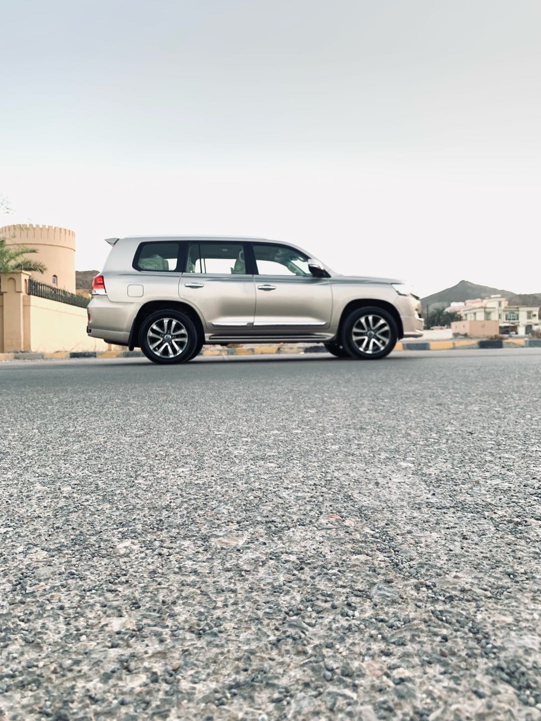 Car Image 2017 TOYOTA LAND CRUISER VX.R