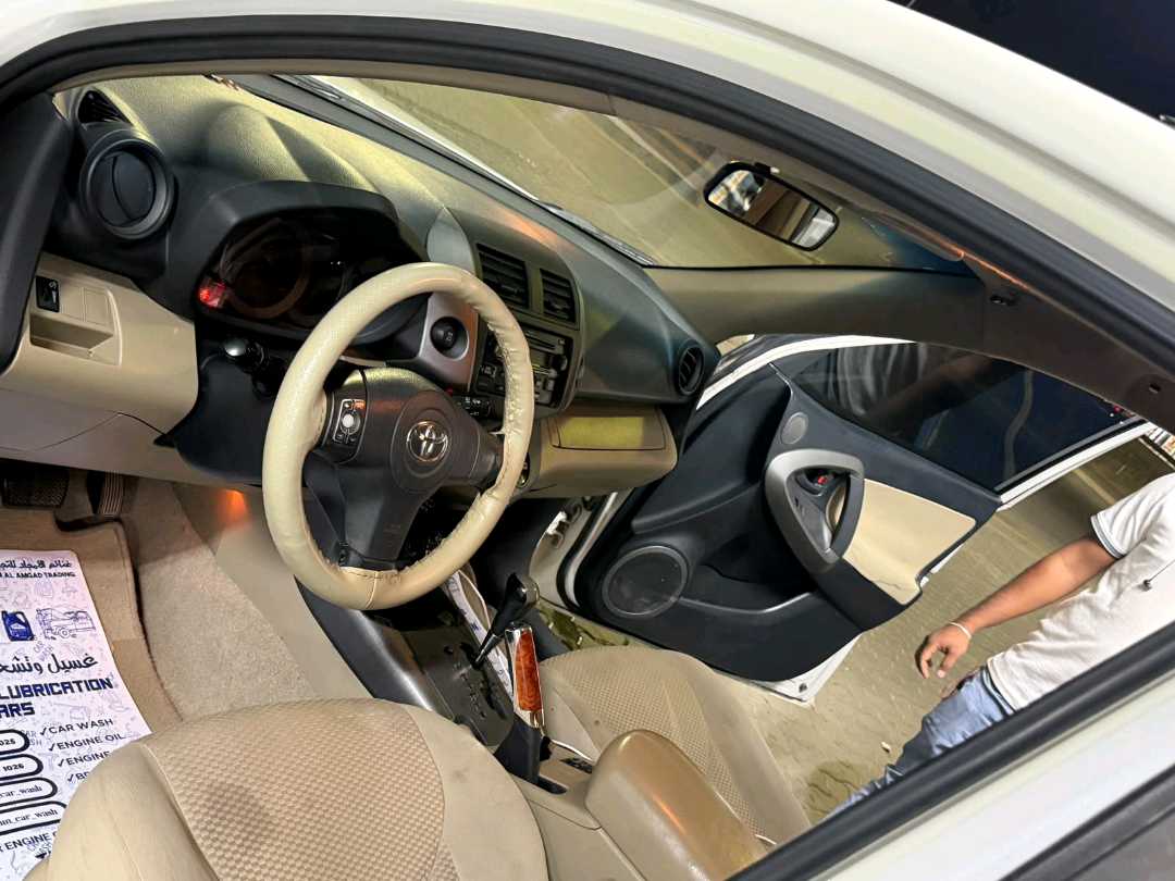 Car Image 2010 TOYOTA RAV4 Basic