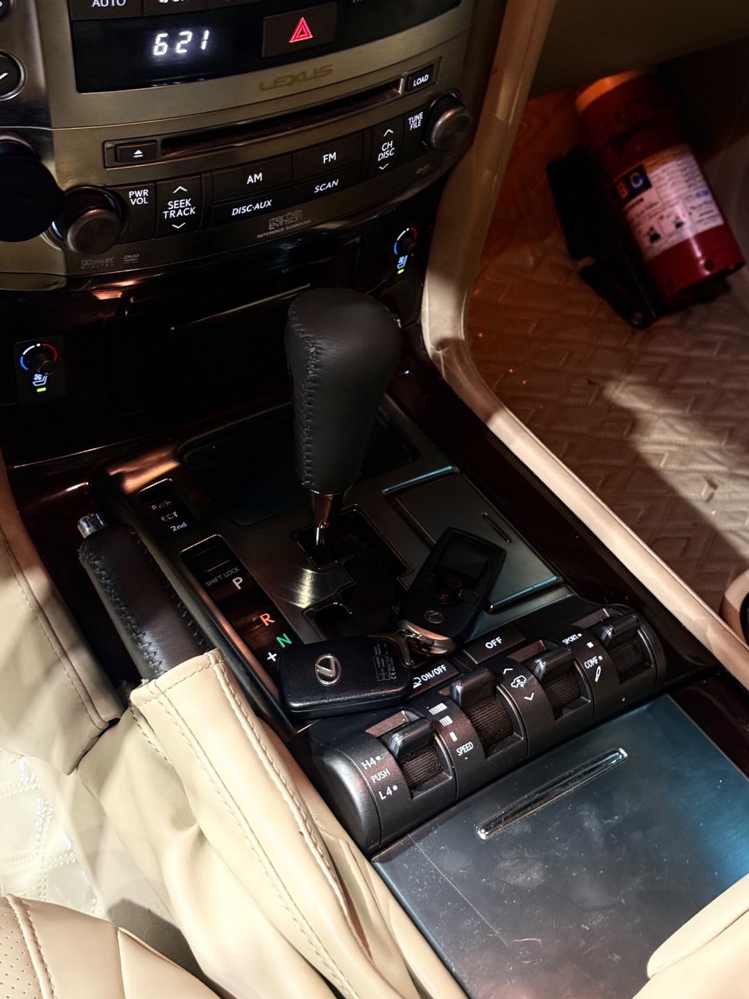 Car Image 2009 LEXUS LX 570 Luxury