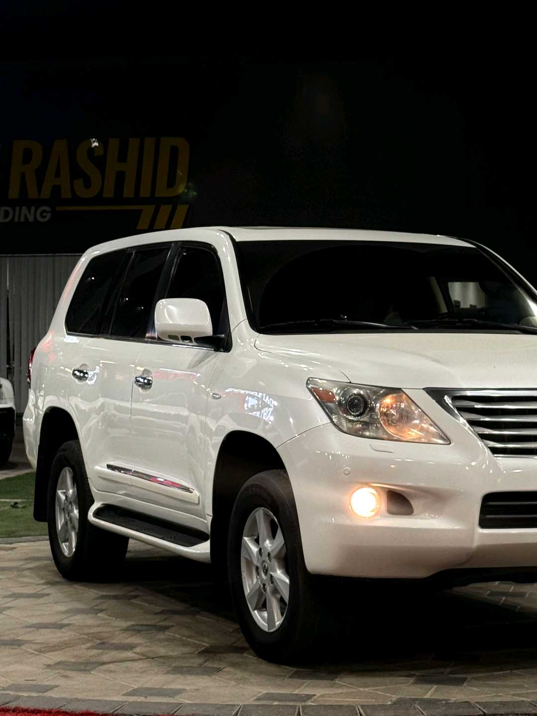 Car Image 2009 LEXUS LX 570 Luxury