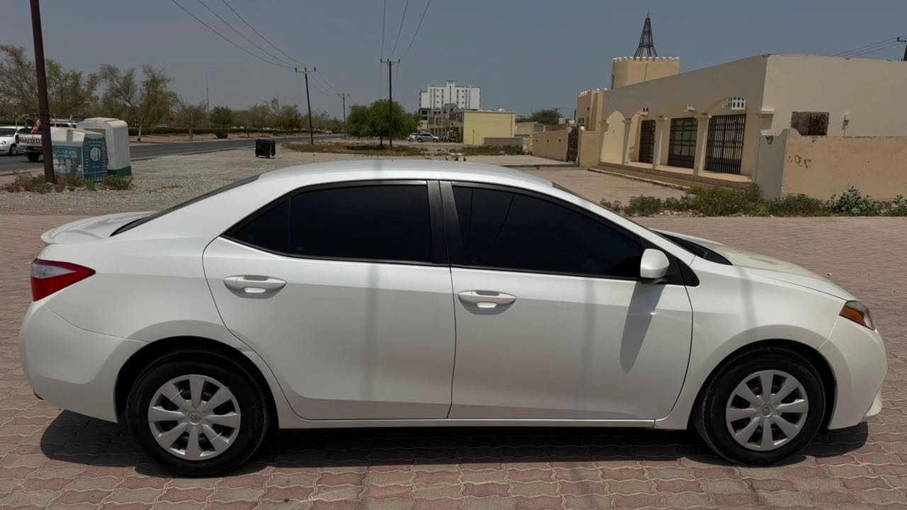 Car Image 2016 TOYOTA COROLLA Limited
