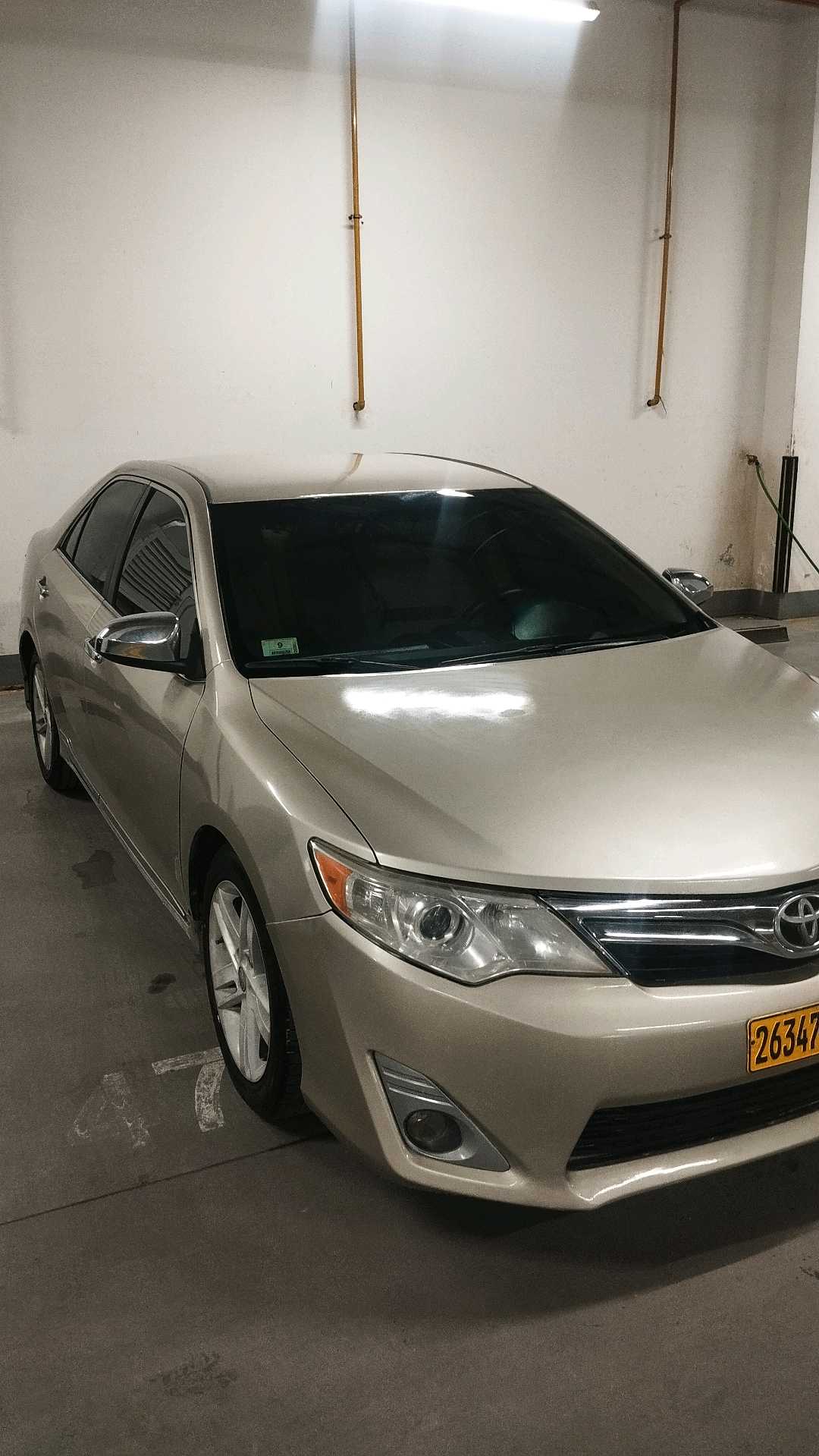 Car Image 2014 TOYOTA CAMRY XLE