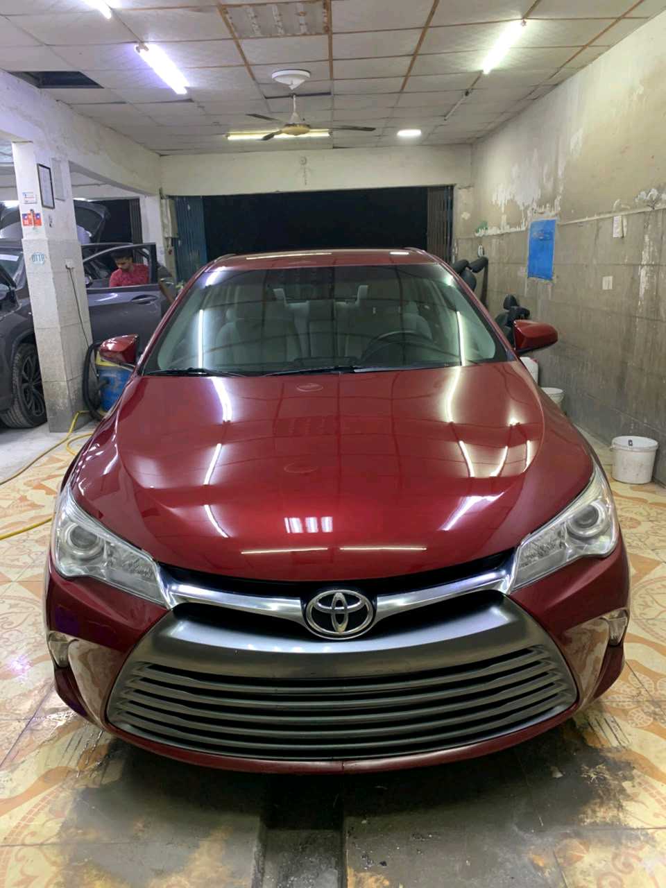 Car Image 2017 TOYOTA CAMRY LE