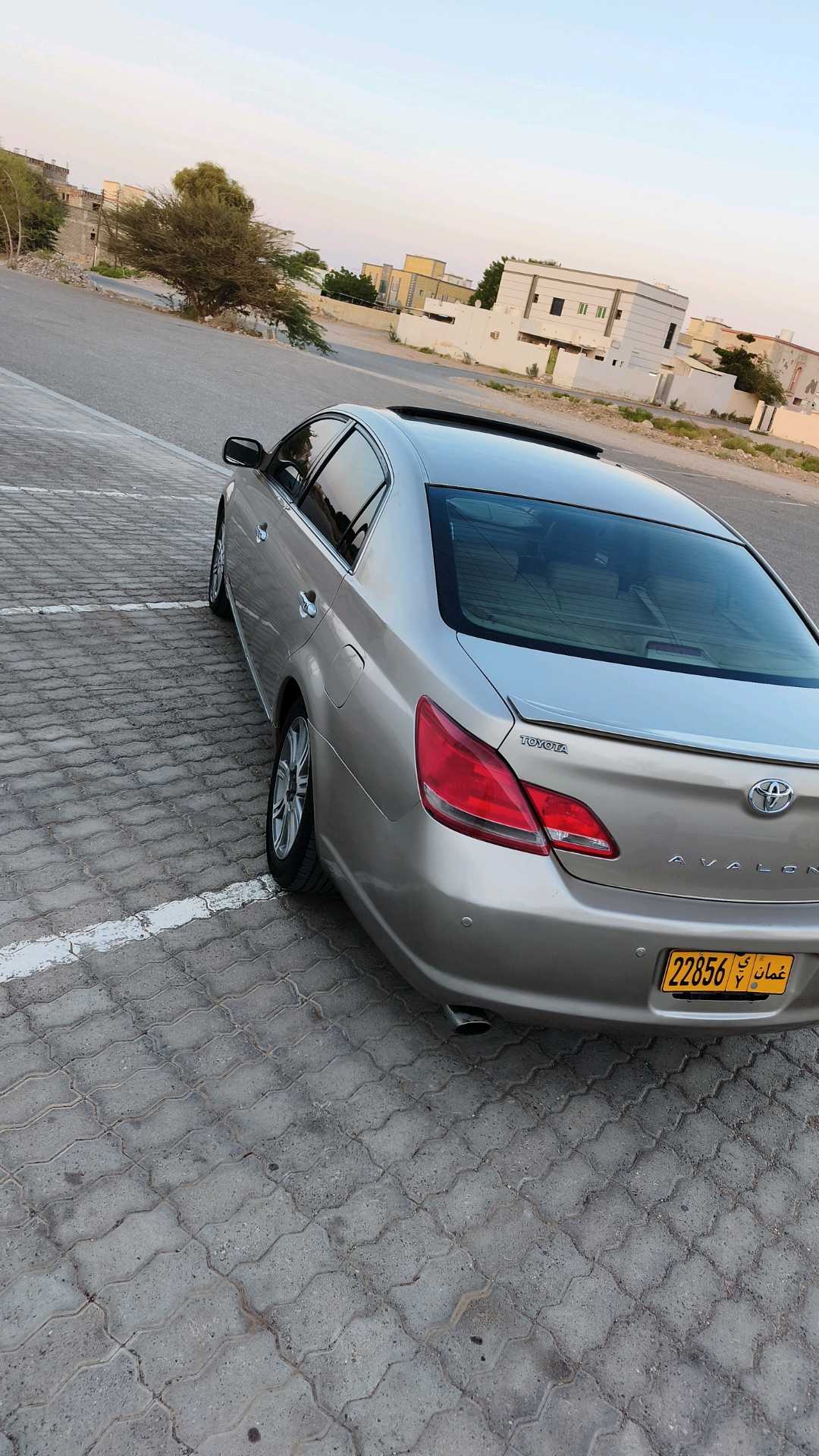Car Image 2005 TOYOTA AVALON LIMITED