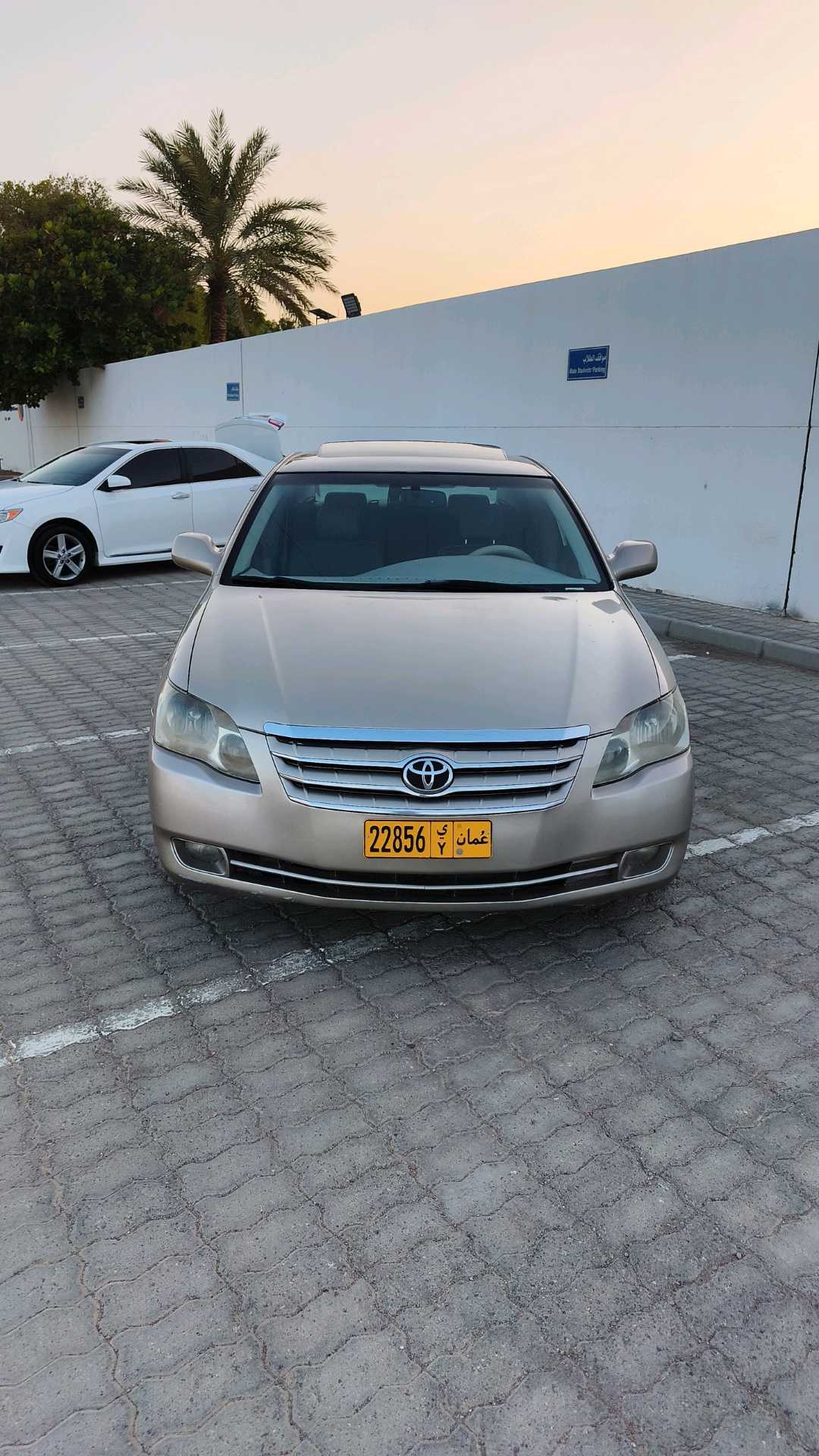 Car Image 2005 TOYOTA AVALON LIMITED