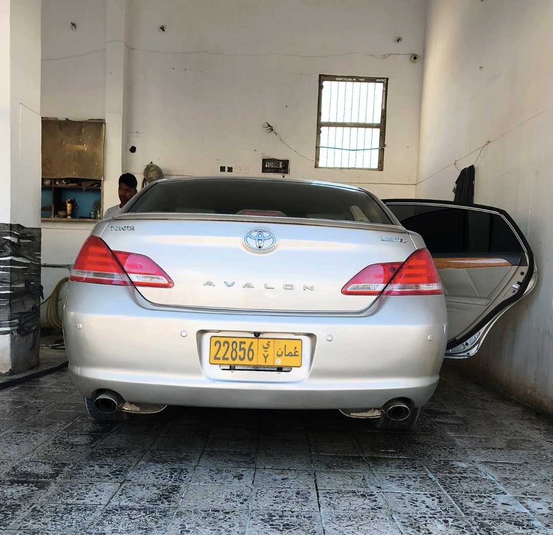 Car Image 2005 TOYOTA AVALON LIMITED