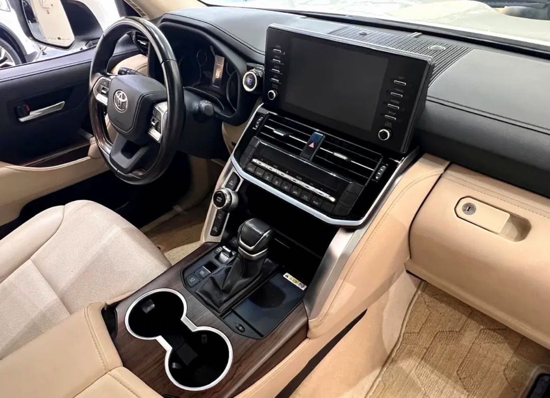 Car Image 2025 TOYOTA LAND CRUISER GX.R