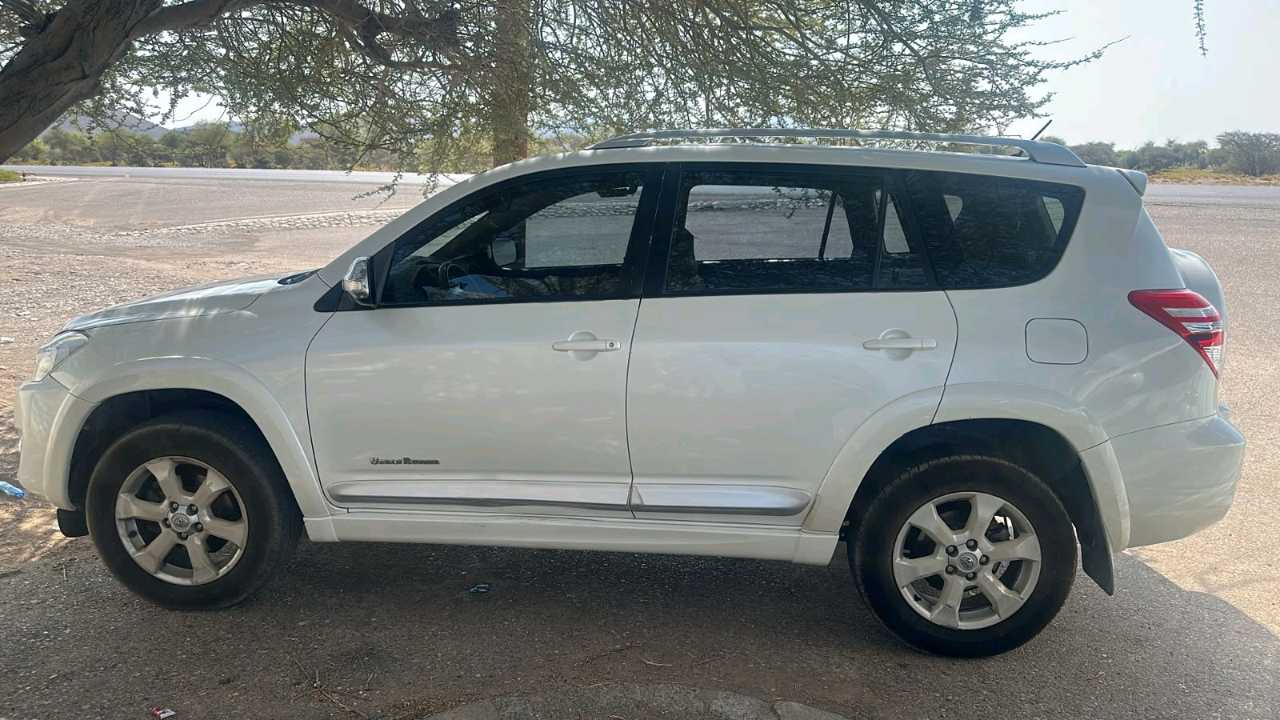 Car Image 2010 TOYOTA RAV4 GX