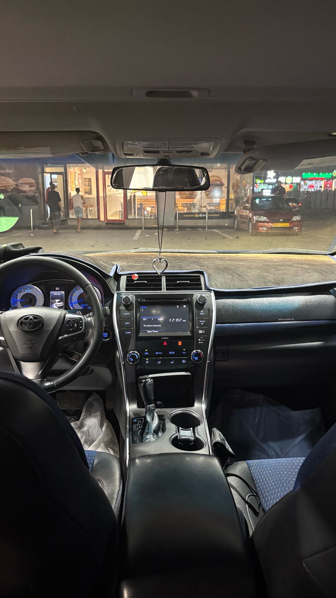 Car Image 2016 TOYOTA CAMRY SE