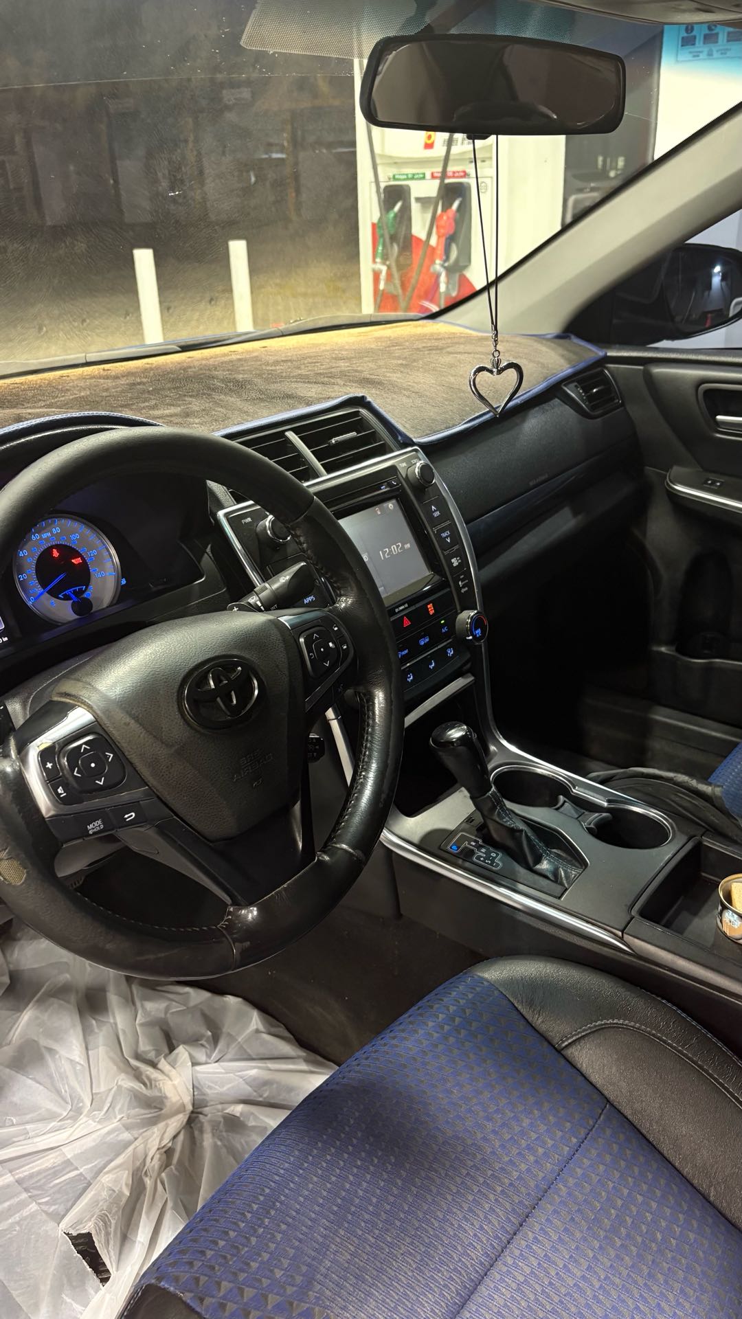 Car Image 2016 TOYOTA CAMRY SE