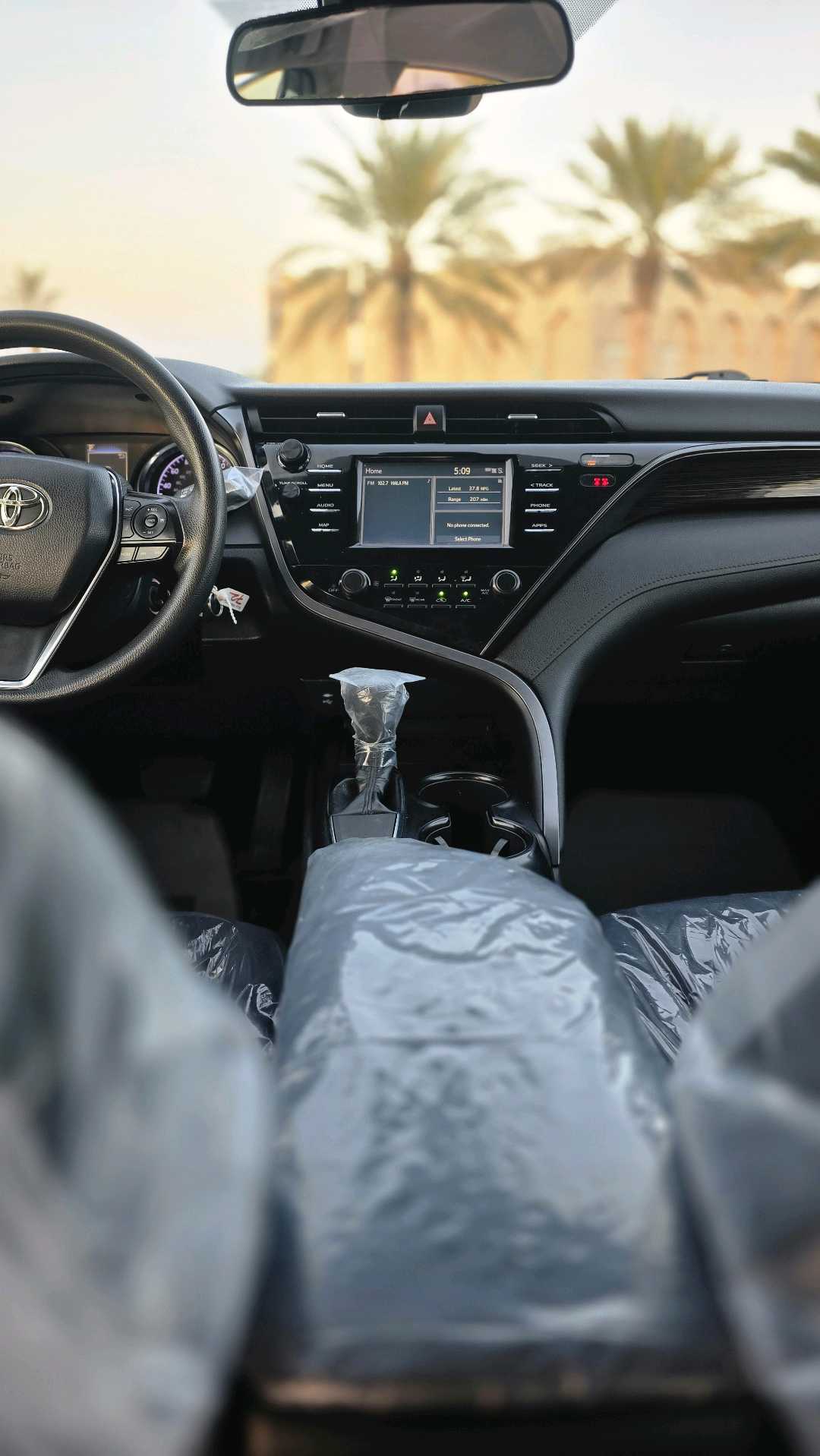 Car Image 2019 TOYOTA CAMRY LE
