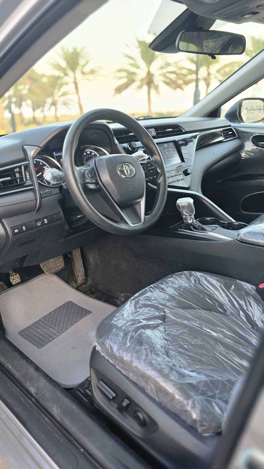 Car Image 2019 TOYOTA CAMRY LE
