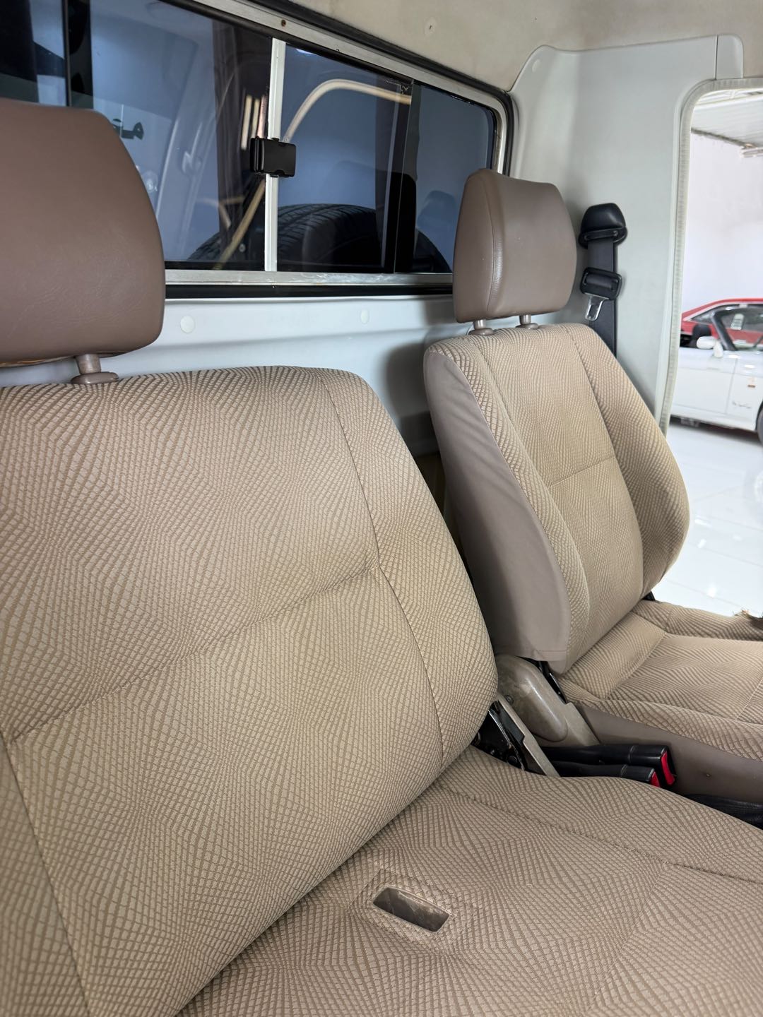 Car Image 2013 TOYOTA Cruiser Pickup GXL