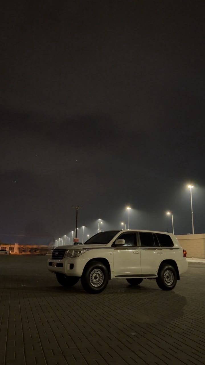 Car Image 2008 TOYOTA LAND CRUISER GX