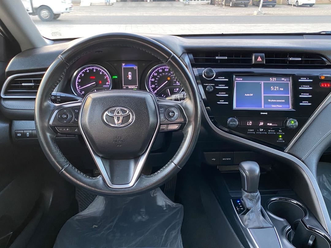 Car Image 2020 TOYOTA CAMRY SE
