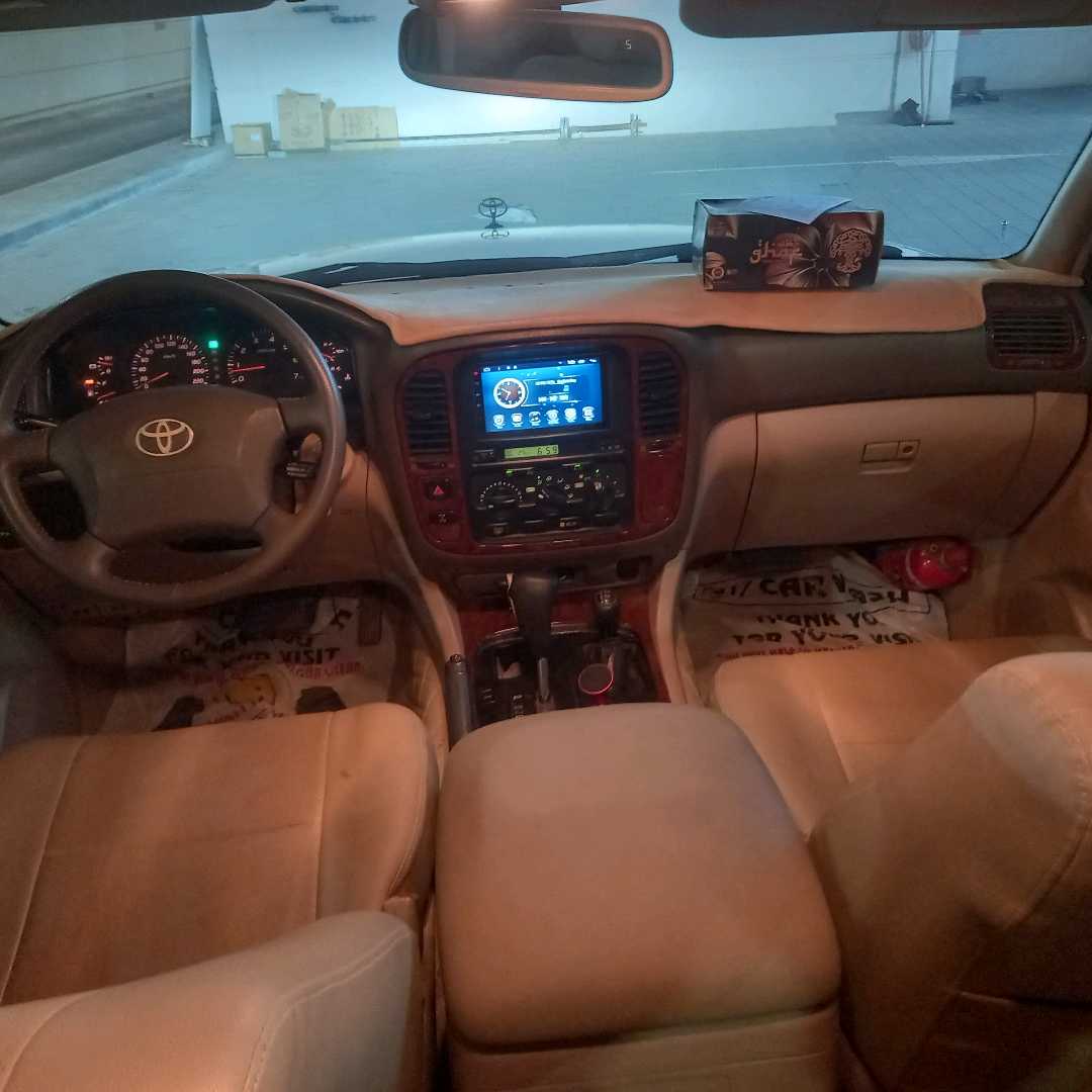 Car Image 2001 TOYOTA LAND CRUISER VX.R