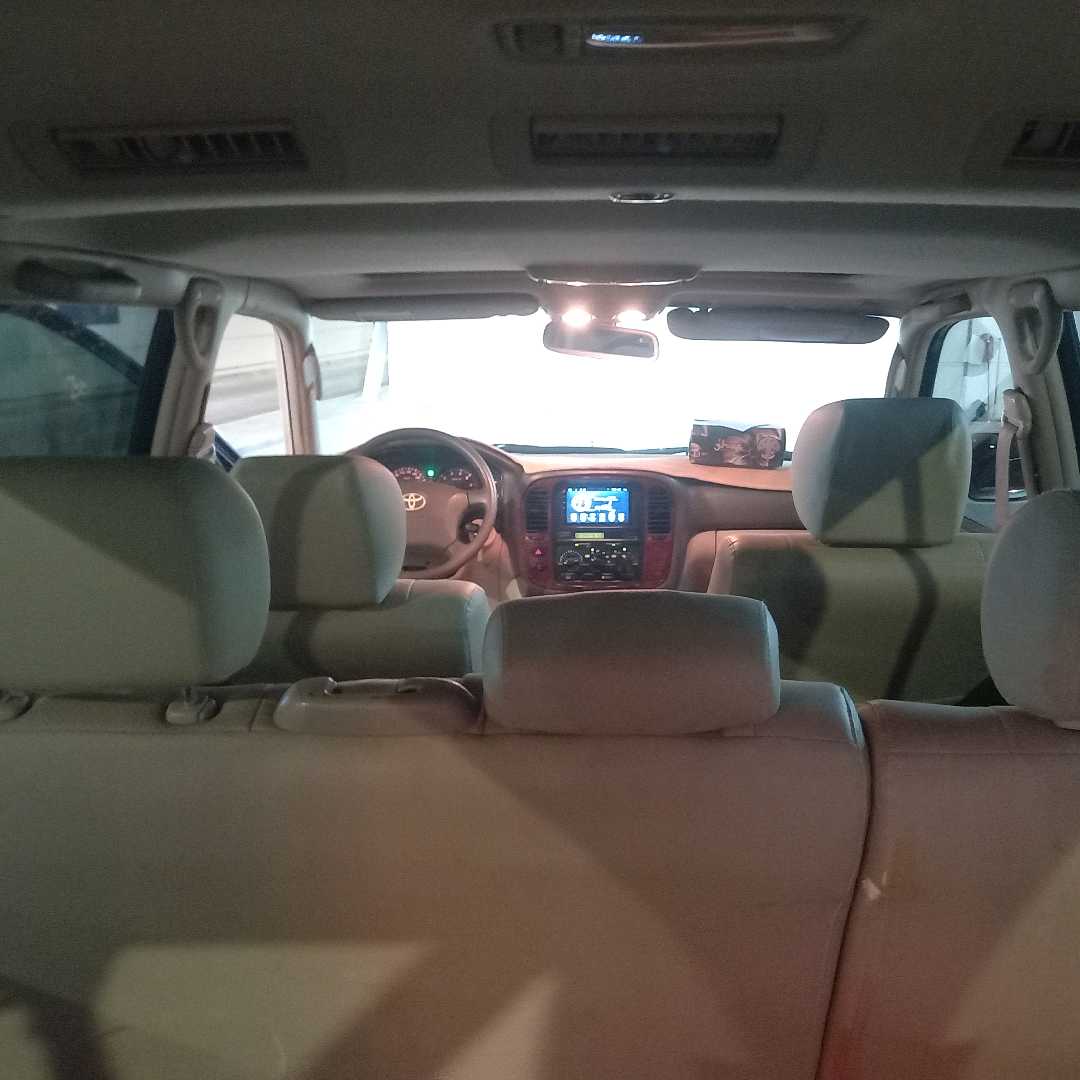 Car Image 2001 TOYOTA LAND CRUISER VX.R