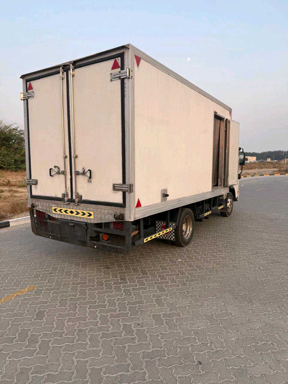 Car Image 2022 ISUZU N-Series 