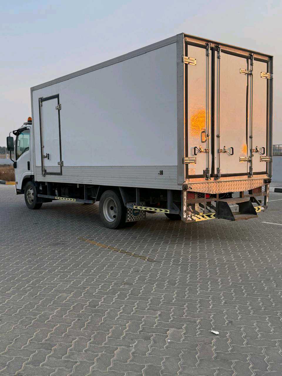 Car Image 2022 ISUZU N-Series 