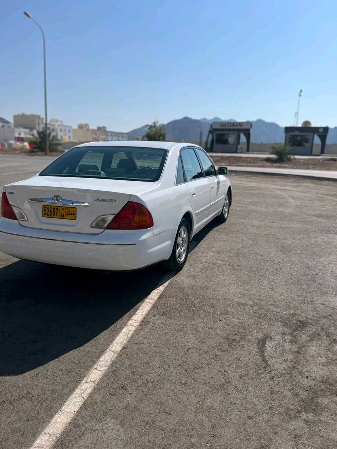 Car Image 2001 TOYOTA AVALON XL