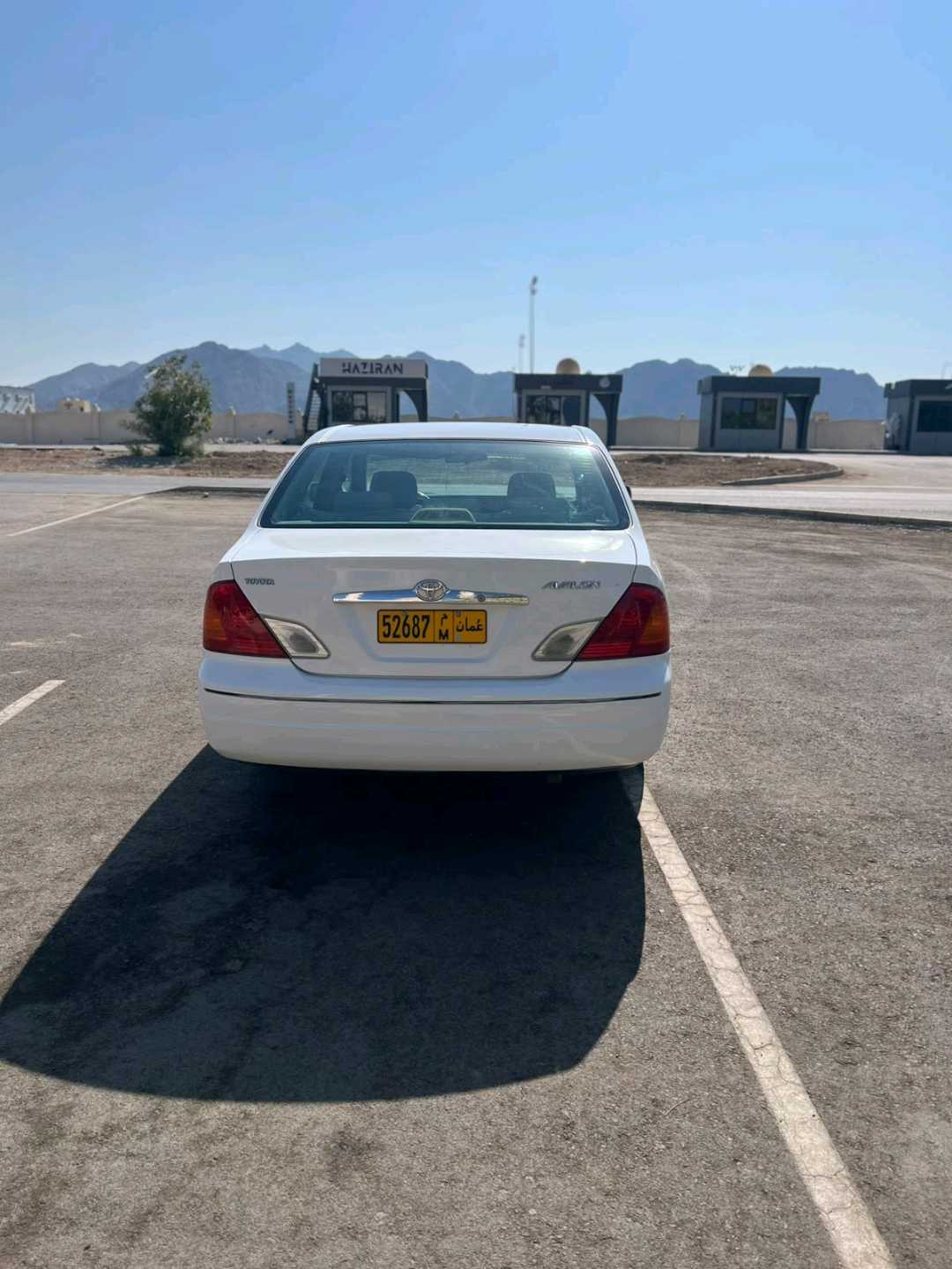 Car Image 2001 TOYOTA AVALON XL