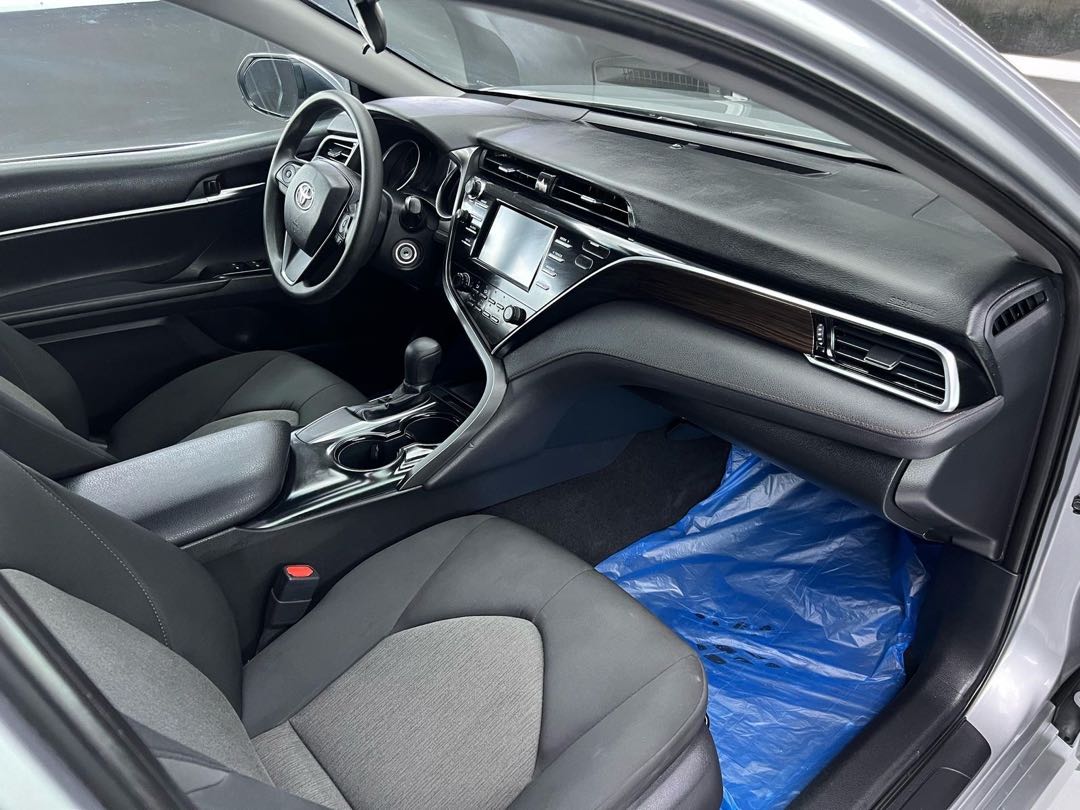 Car Image 2019 TOYOTA CAMRY LE