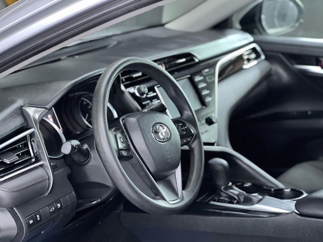 Car Image 2019 TOYOTA CAMRY LE