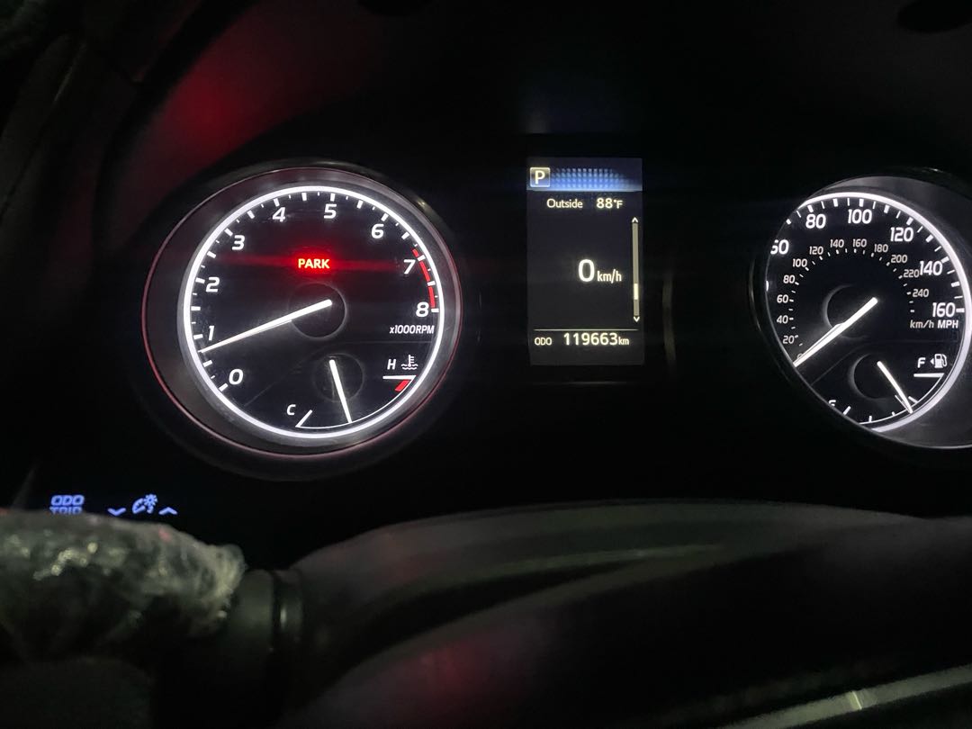 Car Image 2019 TOYOTA CAMRY LE