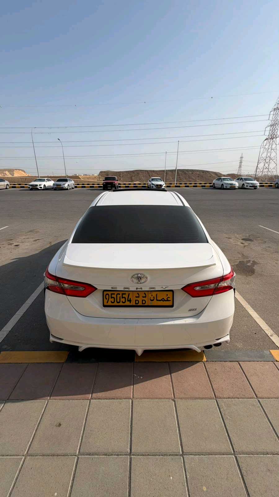 Car Image 2018 TOYOTA CAMRY XLE