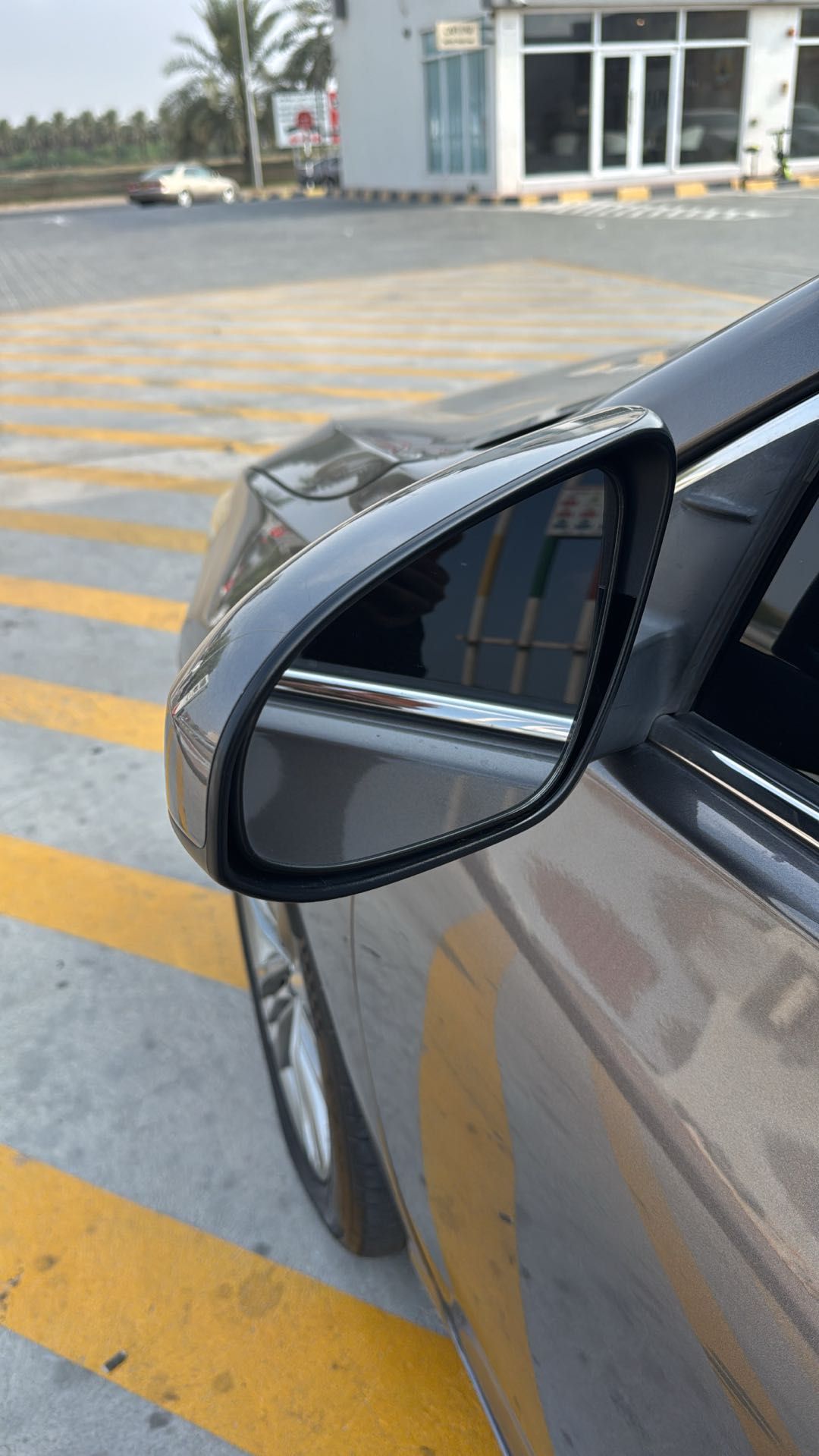 Car Image 2016 TOYOTA CAMRY LE