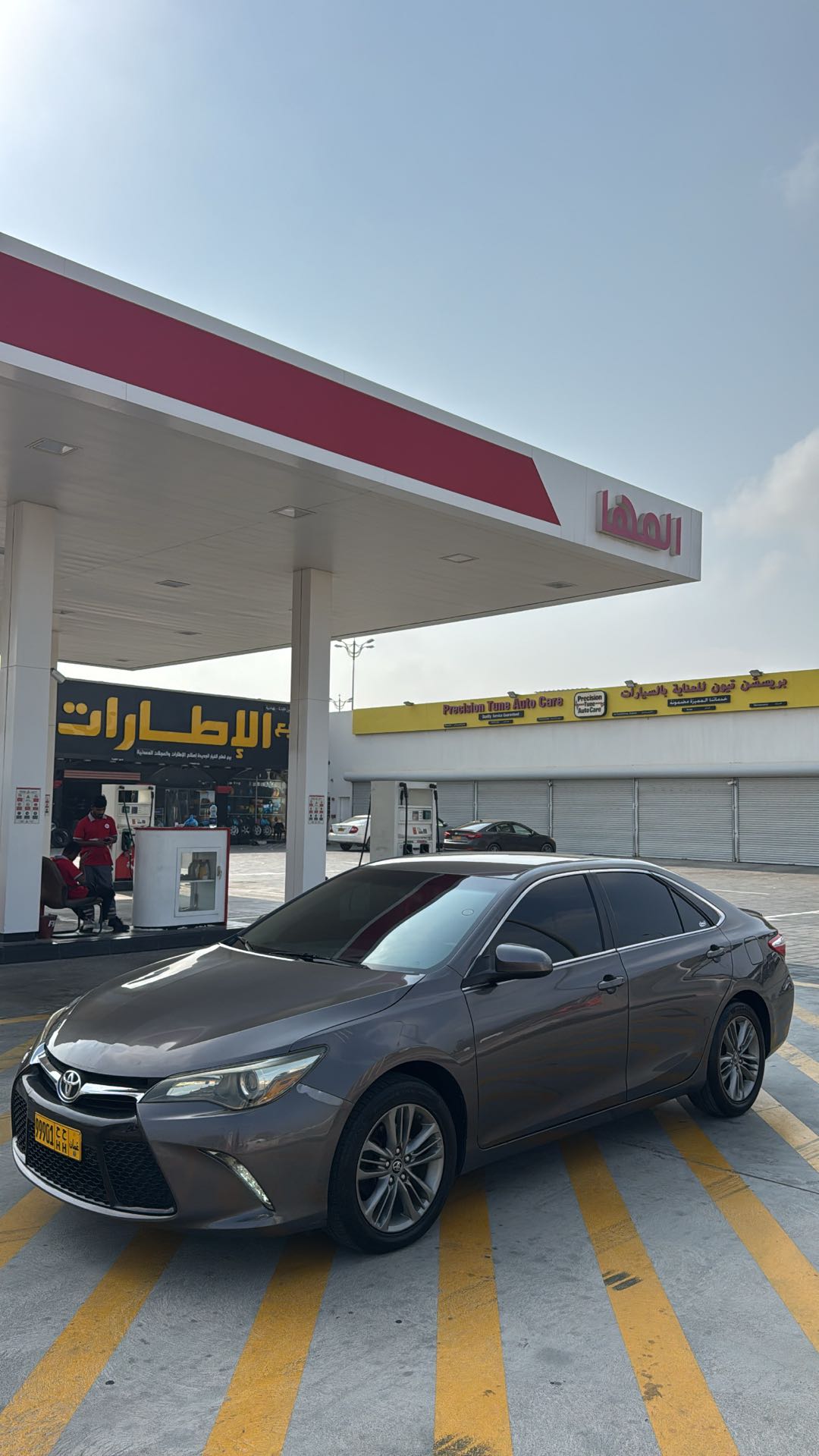 Car Image 2016 TOYOTA CAMRY LE