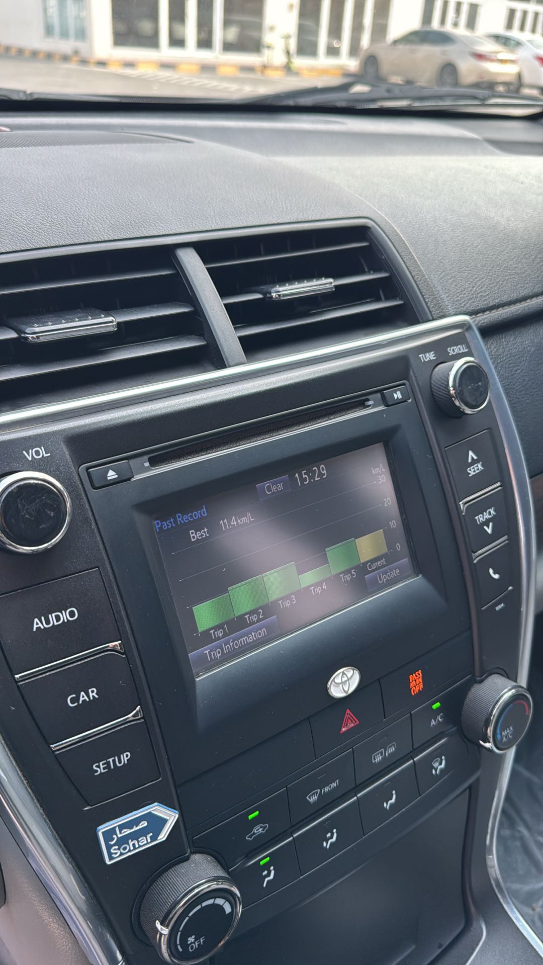 Car Image 2016 TOYOTA CAMRY LE