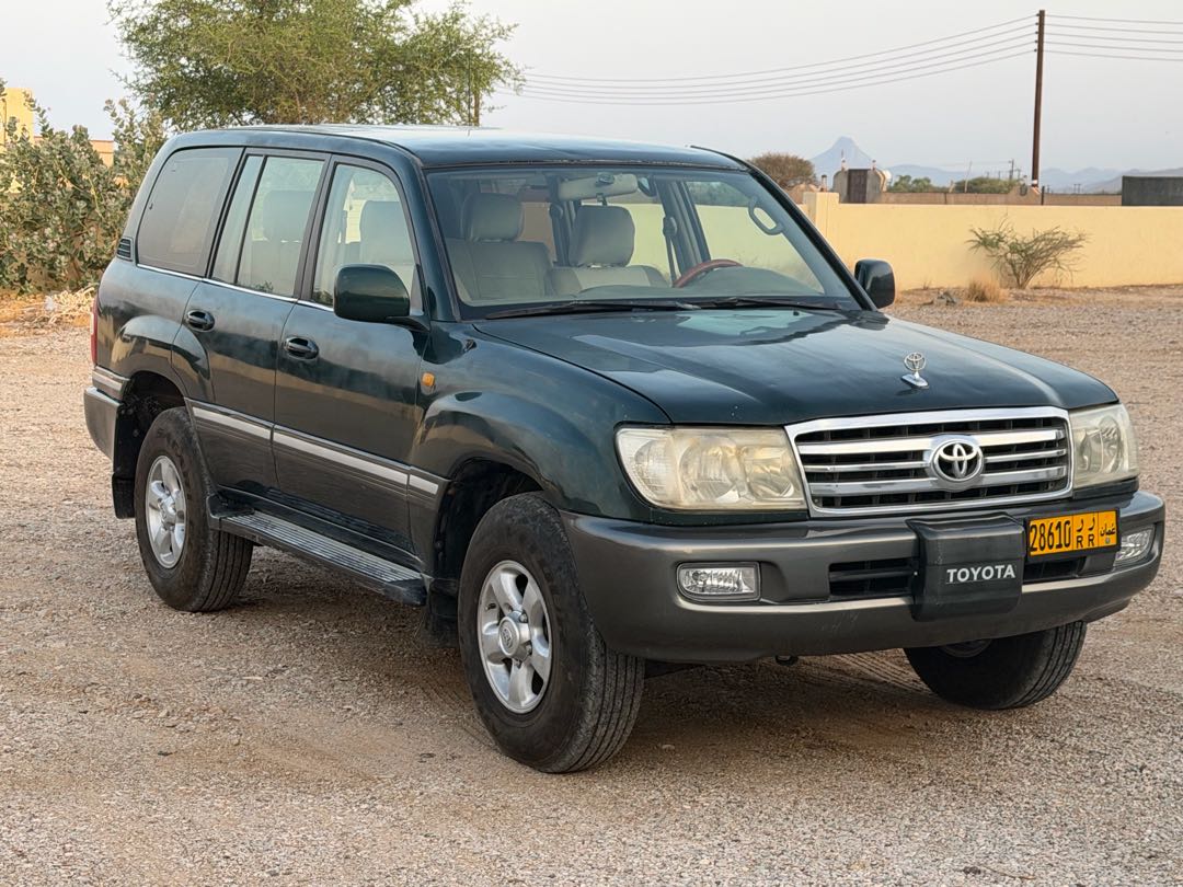 Car Image 1998 TOYOTA LAND CRUISER VX.R