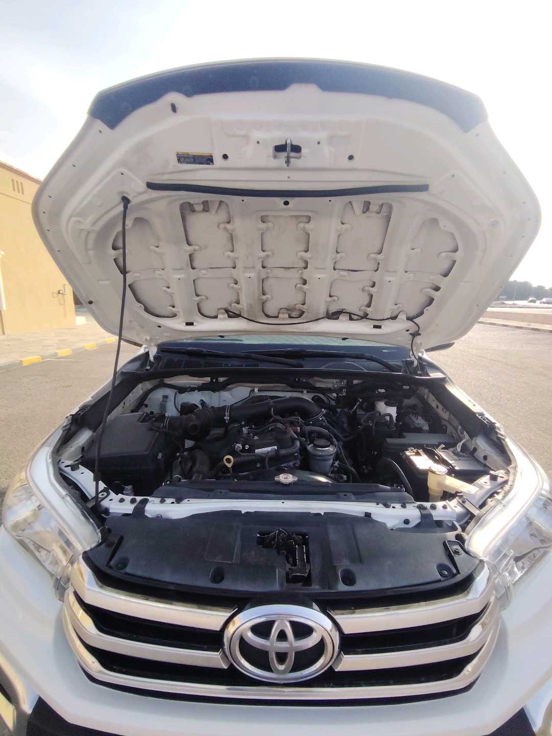 Car Image 2019 TOYOTA HILUX 2.7