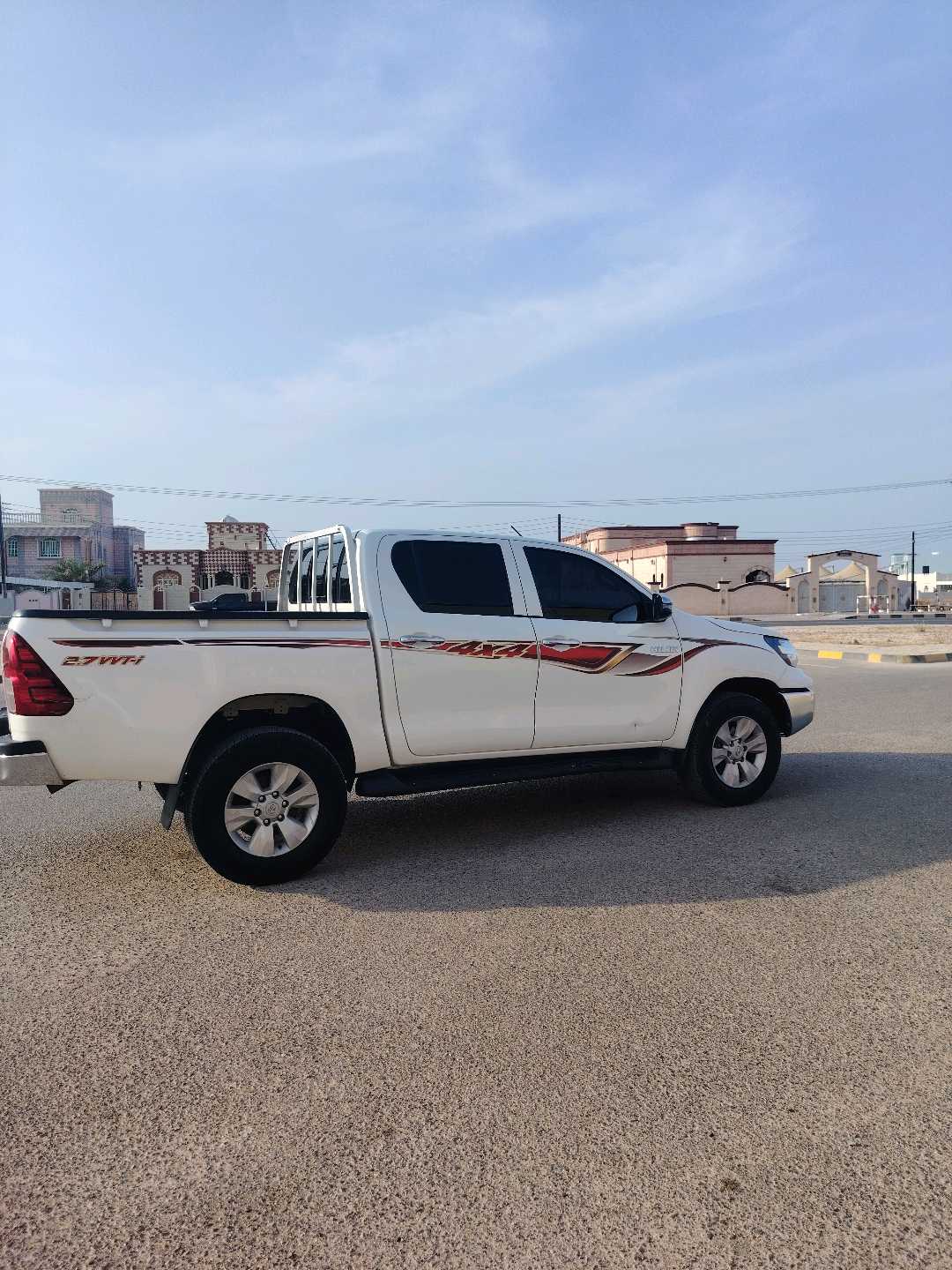 Car Image 2019 TOYOTA HILUX 2.7