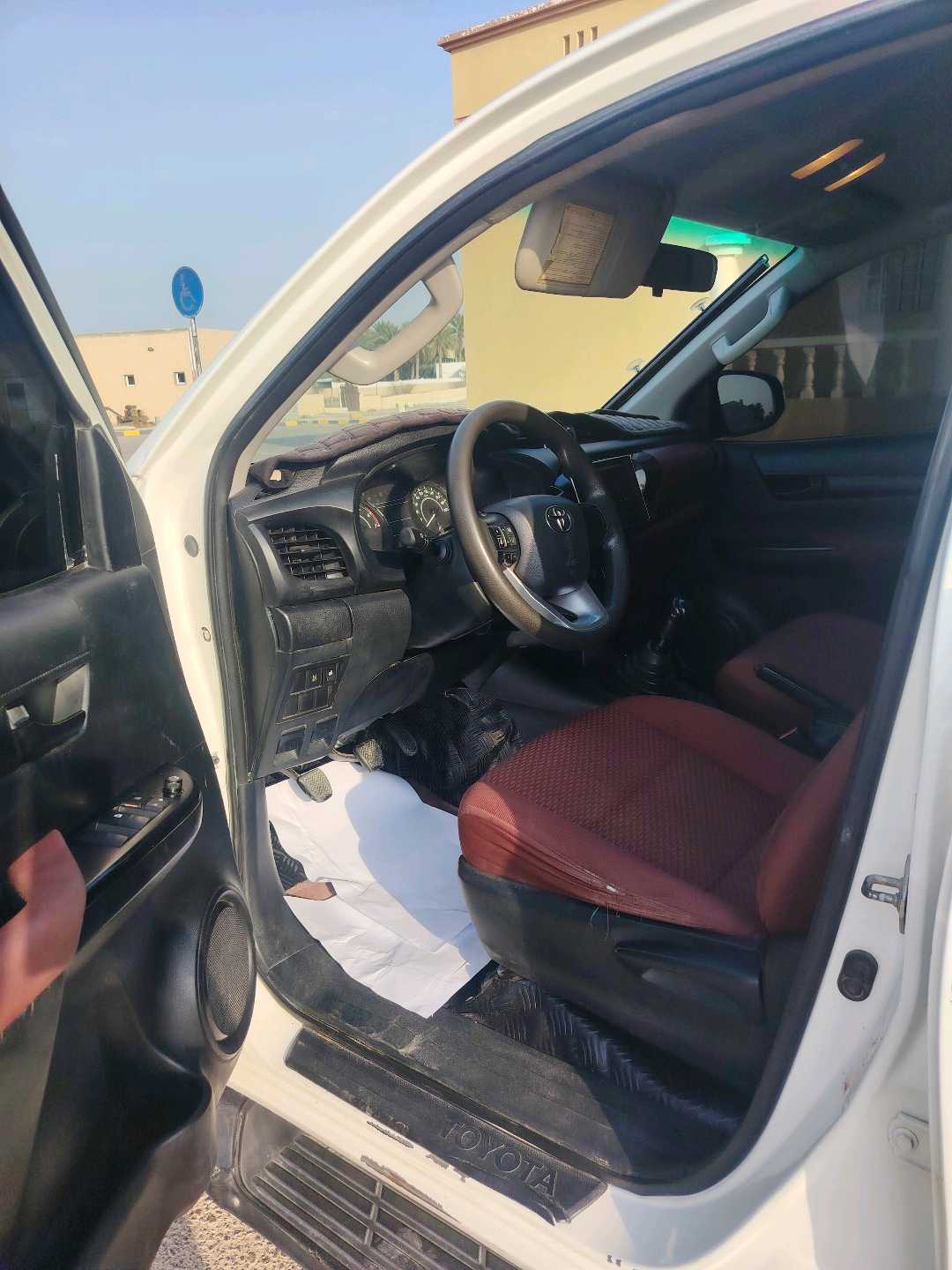 Car Image 2019 TOYOTA HILUX 2.7