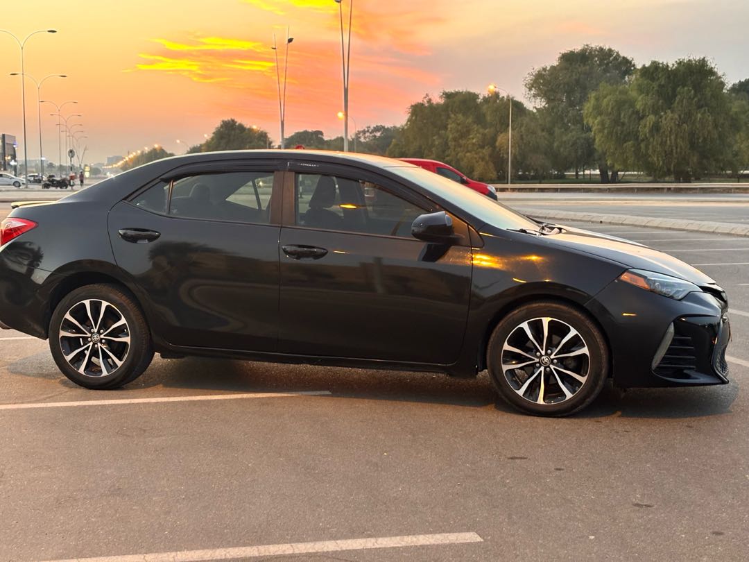 Car Image 2019 TOYOTA COROLLA Limited