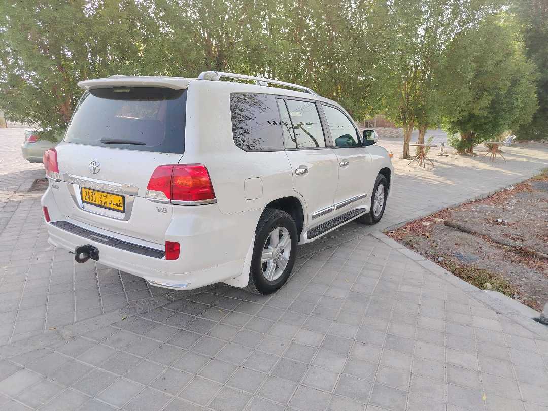 Car Image 2014 TOYOTA LAND CRUISER GX.R