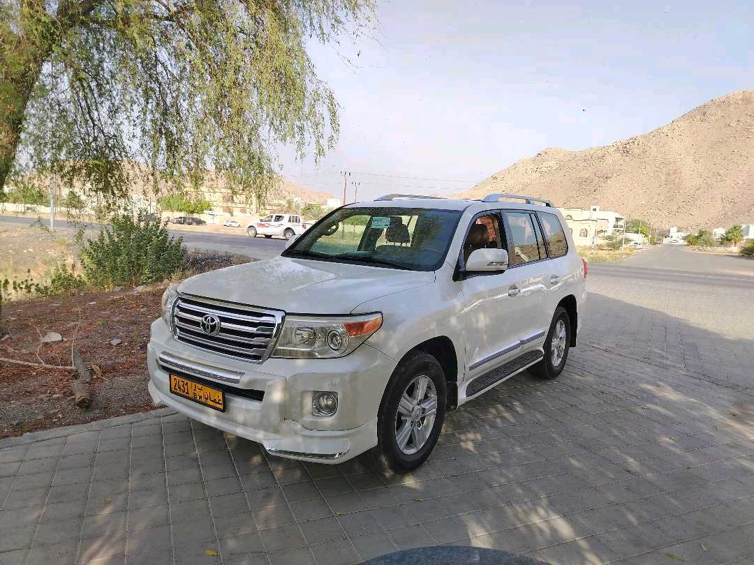Car Image 2014 TOYOTA LAND CRUISER GX.R