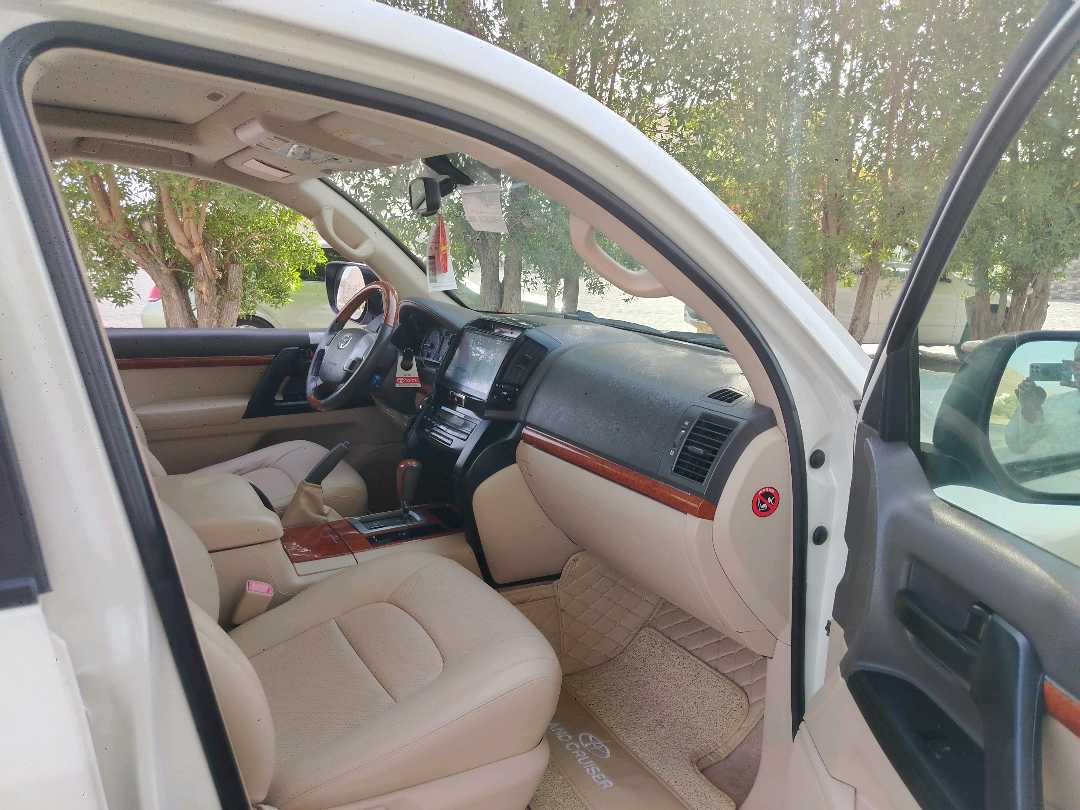 Car Image 2014 TOYOTA LAND CRUISER GX.R