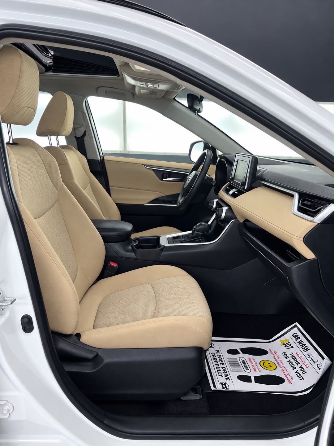Car Image 2019 TOYOTA RAV4 XLE
